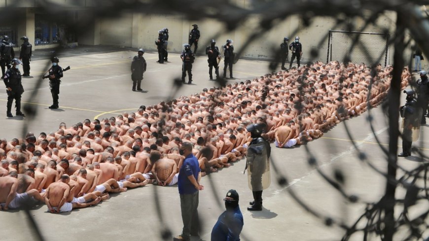 Inside El Salvador’s hellhole prisons where inmates can be jailed without trial & be packed like sardines with gangsters --[Reported by Umva mag]