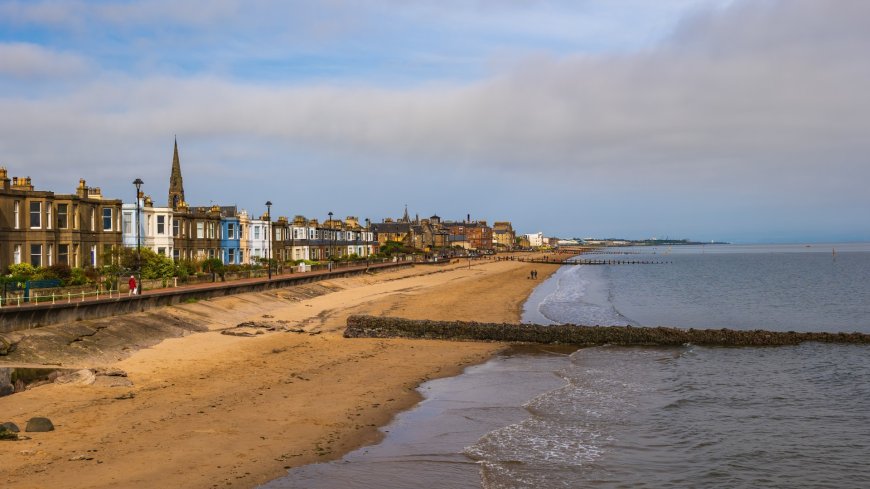 Quiet seaside suburb with sandy beach ‘just like the Caribbean’ and unique Victorian Turkish Baths  --[Reported by Umva mag]