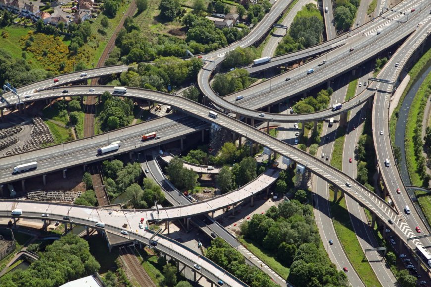 Tourists are PAYING £10 to go under sprawling motorway junction that’s UK’s most-hated – which even has its own BEACH --[Reported by Umva mag]