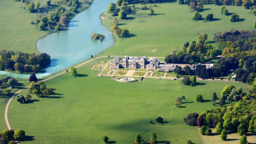 Huge stately home with its own campsite right by the beach – and even Prince William and Kate Middleton are fans --[Reported by Umva mag]