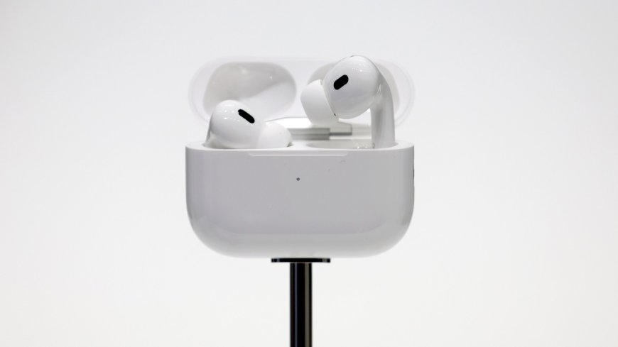 Apple’s new Airpod’s feature ‘revolutionary’ add on that could help millions live longer – could it help you? --[Reported by Umva mag]