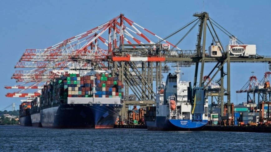 Longshoremen at key US ports threatening to strike over automation, pay --[Reported by Umva mag]