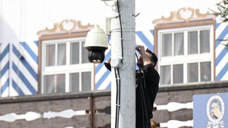 Oktoberfest tightens security in wake of deadly knife attack in western Germany --[Reported by Umva mag]