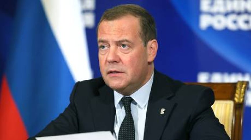 Medvedev proposes list of ‘Russia’s enemies’ --[Reported by Umva mag]