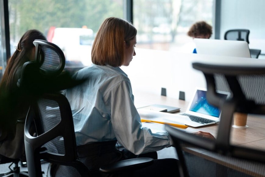 Ergonomic Office Furniture: Enhancing Workspaces for Health --[Reported by Umva mag]