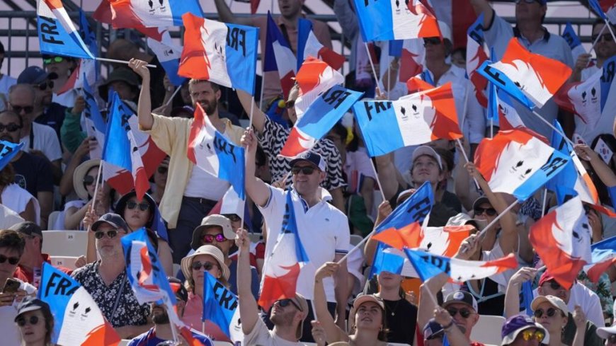 Paris bids 'adieu' to 2024 Olympics with giant parade and street party --[Reported by Umva mag]