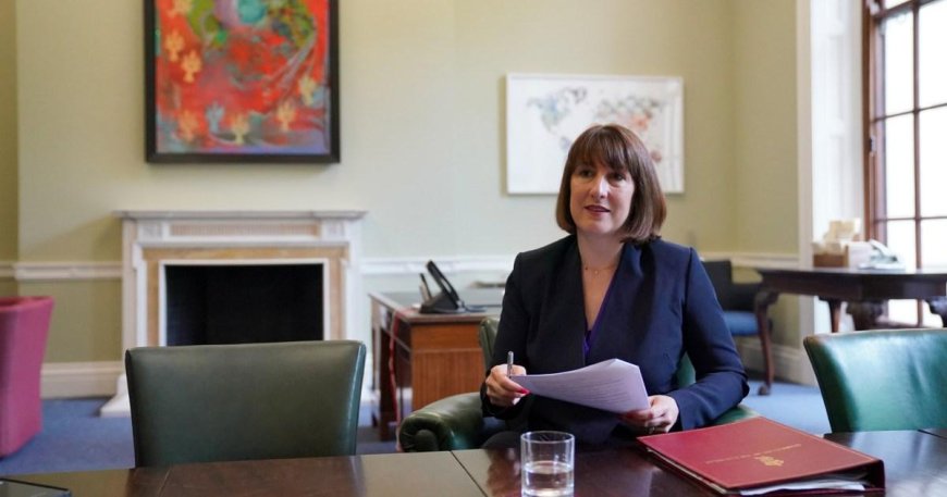 UK’s first female chancellor scraps portraits of men from No 11 --[Reported by Umva mag]