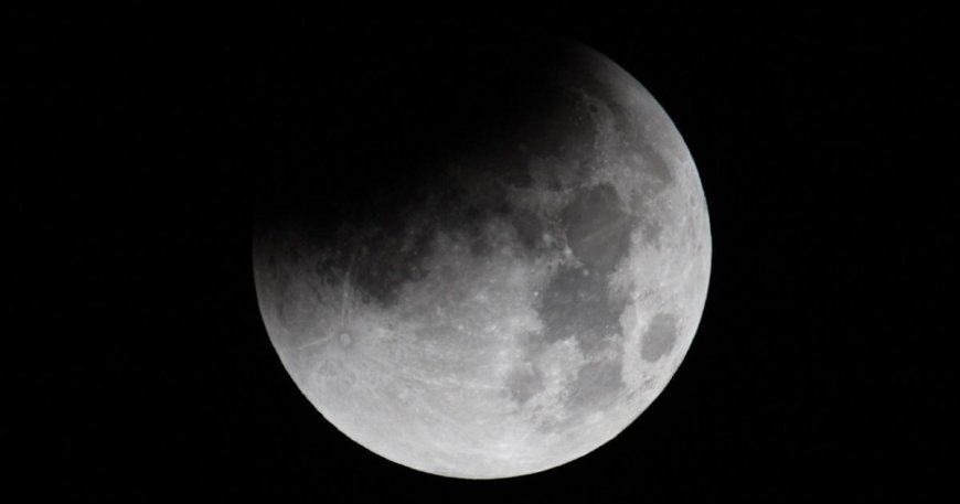 How to see the rare supermoon partial eclipse in the UK tonight --[Reported by Umva mag]