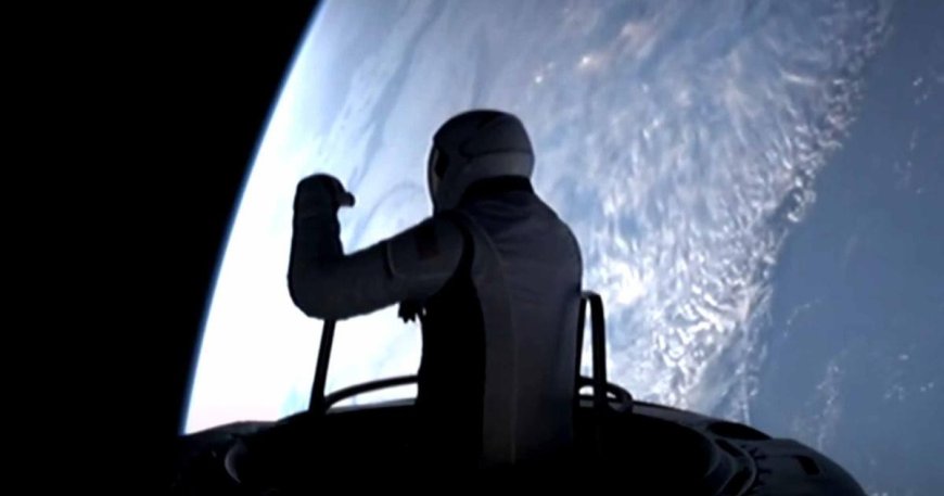 Billionaire makes first ever spacewalk on SpaceX’s Dragon capsule --[Reported by Umva mag]