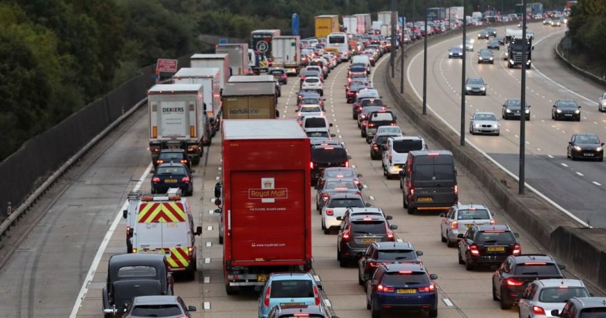 Major motorway closure causes disruption and delays as weekend kicks off --[Reported by Umva mag]