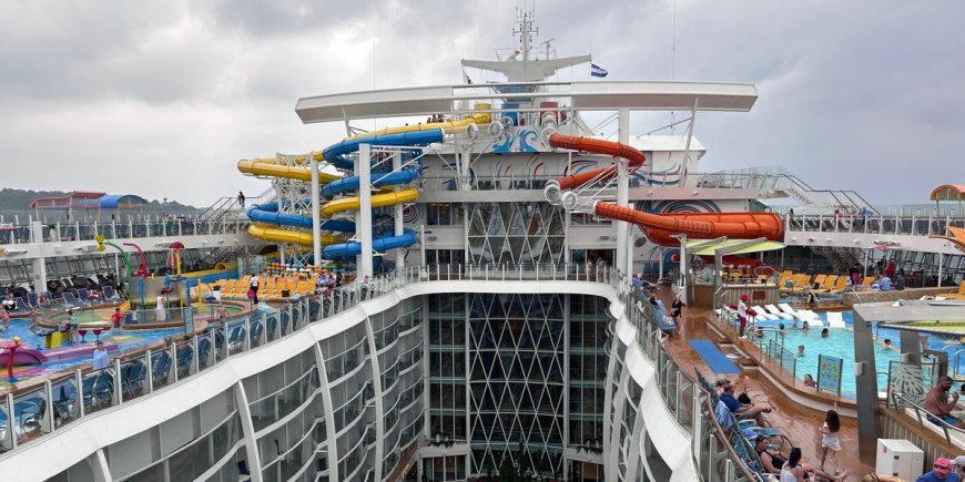 I thought I absolutely hated cruises &mdash; but then I went on one of the largest ships in the world --[Reported by Umva mag]