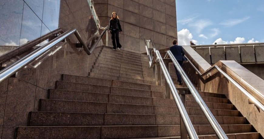 This set of steps near a busy railway station has been rated London’s worst --[Reported by Umva mag]