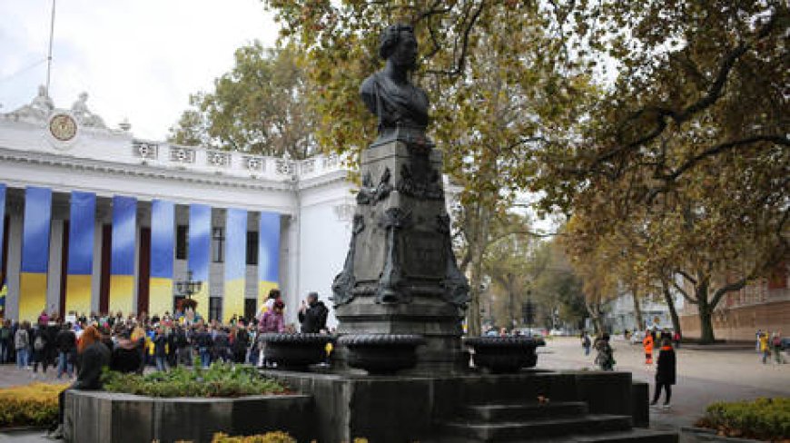 Ukraine to demolish UNESCO-protected monument --[Reported by Umva mag]