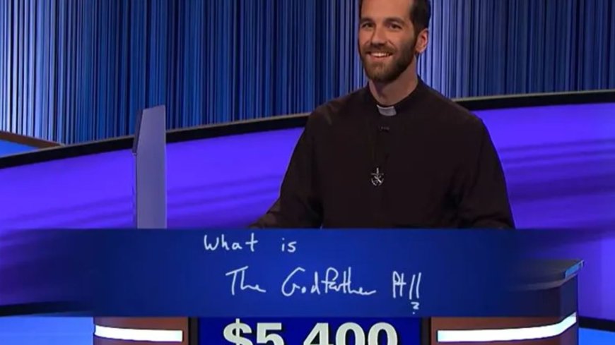 Jeopardy! contestant Father Steve Jakubowski branded America’s ‘hot priest’ after charming viewers with blue eyes --[Reported by Umva mag]