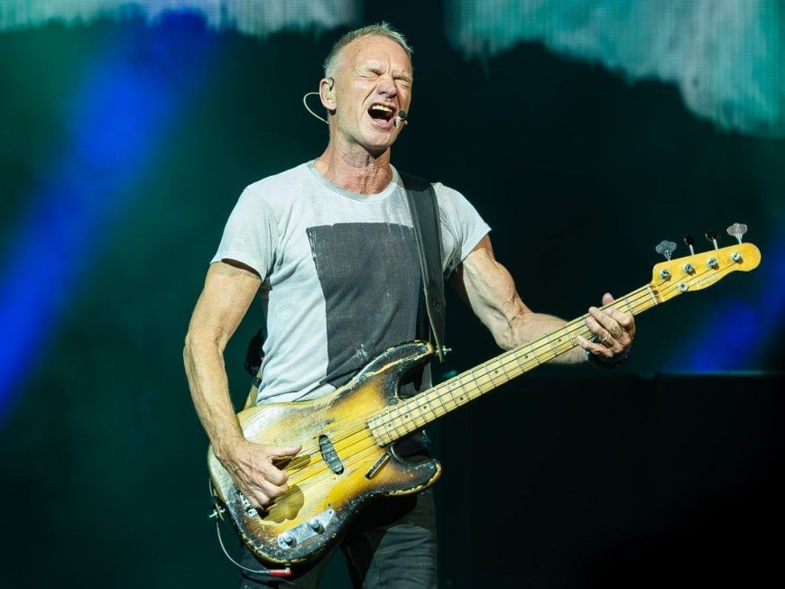 Sting keeps fans on their toes – and feet – at first of five Massey Hall shows --[Reported by Umva mag]