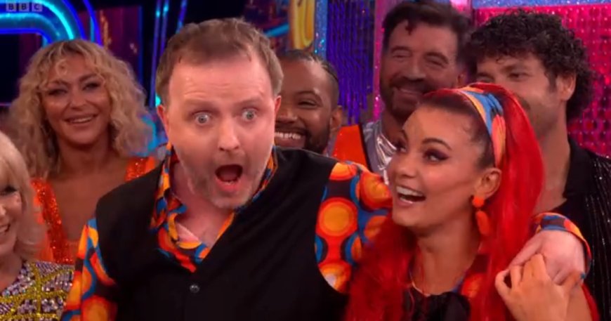 Chris McCausland makes Strictly viewers cringe with dicey joke amid show scandals --[Reported by Umva mag]