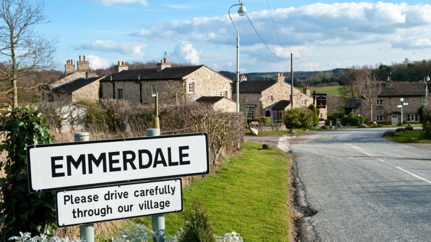 Emmerdale legend is unrecognisable from fan-favourite character as he films TV series away from the Dales --[Reported by Umva mag]