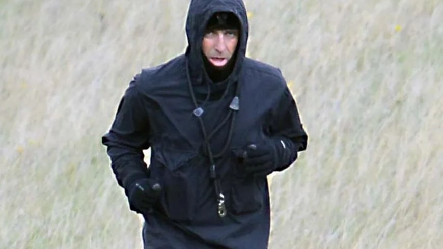 Liam Gallagher celebrates 52nd birthday by taking a jog with his newly-adopted dog --[Reported by Umva mag]