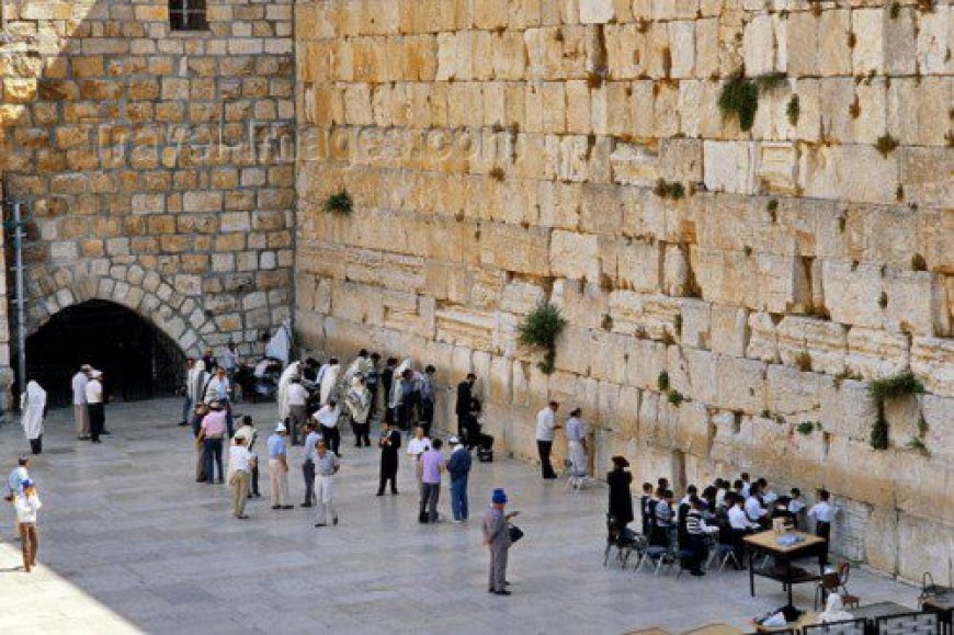 UN General Assembly Votes to Make Old Jerusalem Jew-Free – Orders Jews Out of the Old City --[Reported by Umva mag]