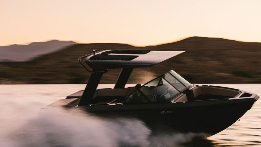 Ready to ride the waves with this electric wake boat? --[Reported by Umva mag]