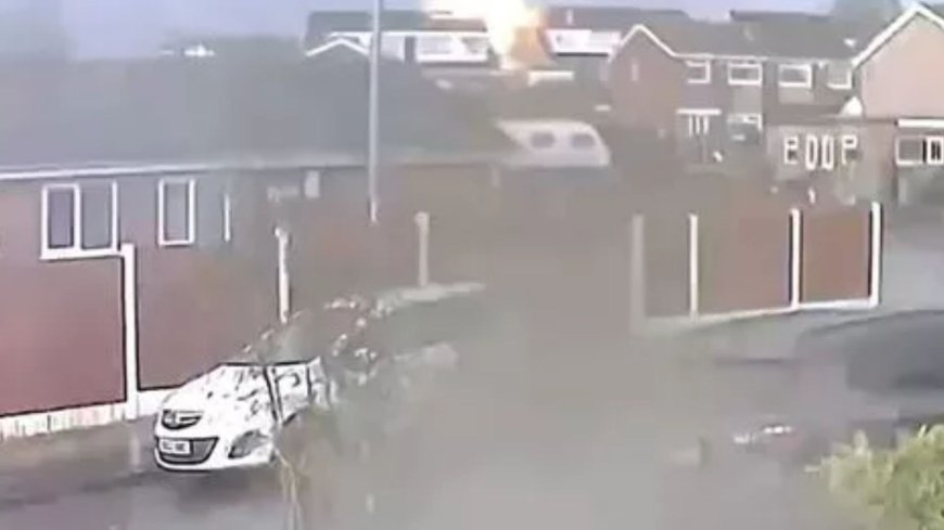 Watch moment lightning strikes home triggering ‘huge explosion’ with neighbours forced to evacuate as storms batter UK --[Reported by Umva mag]