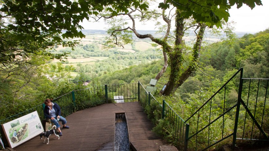 Award-winning attraction that’s home to England’s highest man-made waterfall – with children’s play area and swan lake --[Reported by Umva mag]