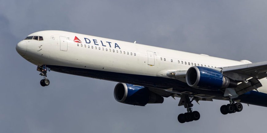 A Jewish Delta Air Lines flight attendant is suing the carrier over a ham sandwich and a Yom Kippur shift --[Reported by Umva mag]