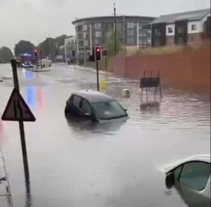 Lightning ‘EXPLODES’ home, towns flooded & roofs ripped apart by wind as storms bring month’s worth of rain in 48 hours --[Reported by Umva mag]