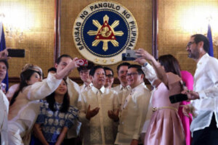 Marcos signs Magna Carta for Seafarers measure into law --[Reported by Umva mag]