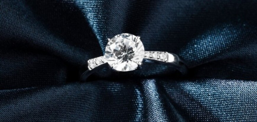 The Allure of Halo Engagement Rings: Why They’re a Timeless Choice? --[Reported by Umva mag]