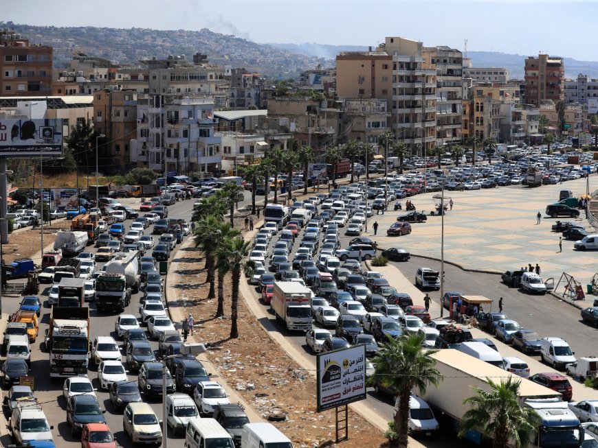 Thousands of people in south Lebanon flee intense Israeli bombardment --[Reported by Umva mag]