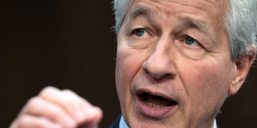 What Jamie Dimon thinks about junior bankers with hush-hush private-equity jobs --[Reported by Umva mag]