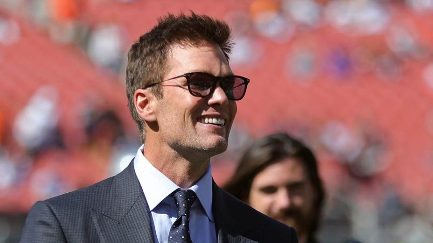 Tom Brady details rigorous workout routine: 'Color analysts have to stay in shape too!' --[Reported by Umva mag]