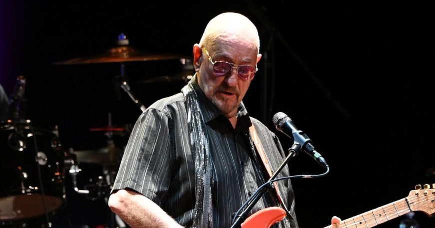 Traffic founding member Dave Mason forced to cancel tour after ‘serious heart condition detected’ --[Reported by Umva mag]