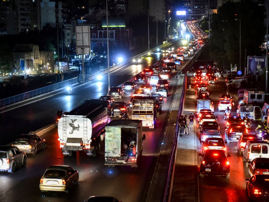 Highways gridlocked as thousands flee south Lebanon --[Reported by Umva mag]