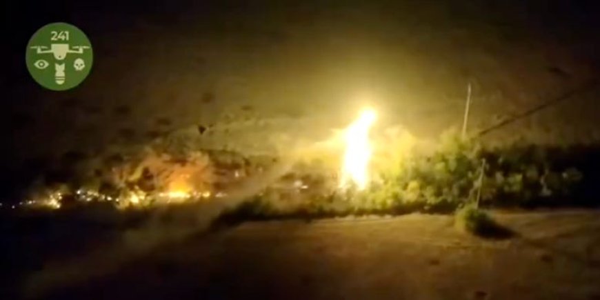 Nighttime footage shows a fire-breathing Ukrainian drone setting Russian positions ablaze --[Reported by Umva mag]