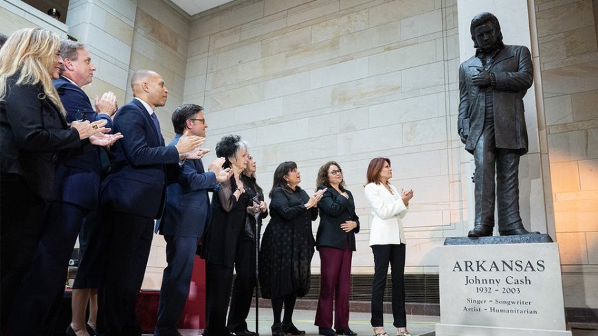 Johnny Cash monument unveiled on Capitol Hill: 'Embodies the American spirit' --[Reported by Umva mag]