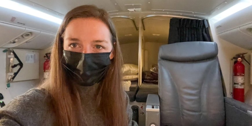 I went inside the secret room where pilots sleep on long-haul flights. It was the best seat on the plane. --[Reported by Umva mag]