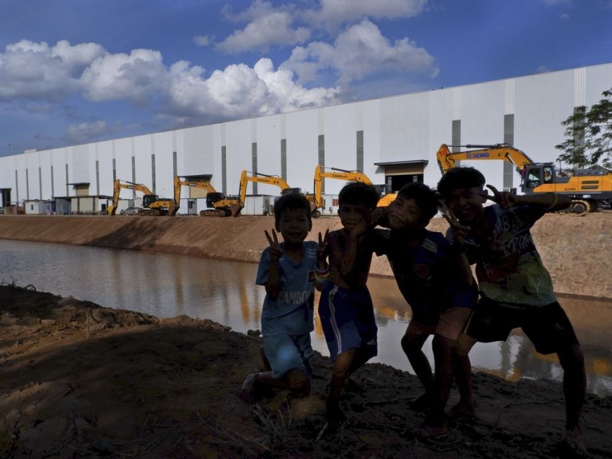 Cambodia hopes a new canal will boost trade. But it risks harming the Mekong that feeds millions. --[Reported by Umva mag]