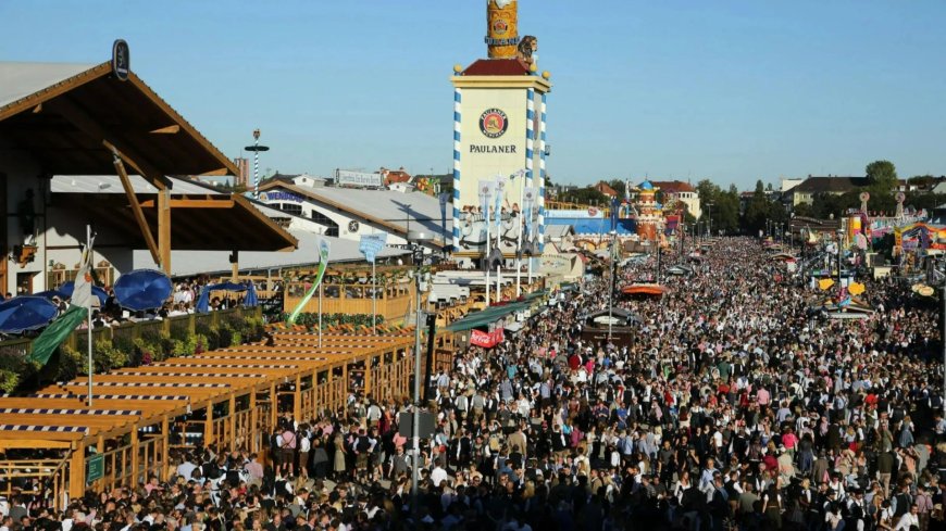 Brit woman, 22, ‘sexually assaulted by Oktoberfest guard who groped her under her dirndl dress when she fell over’ --[Reported by Umva mag]