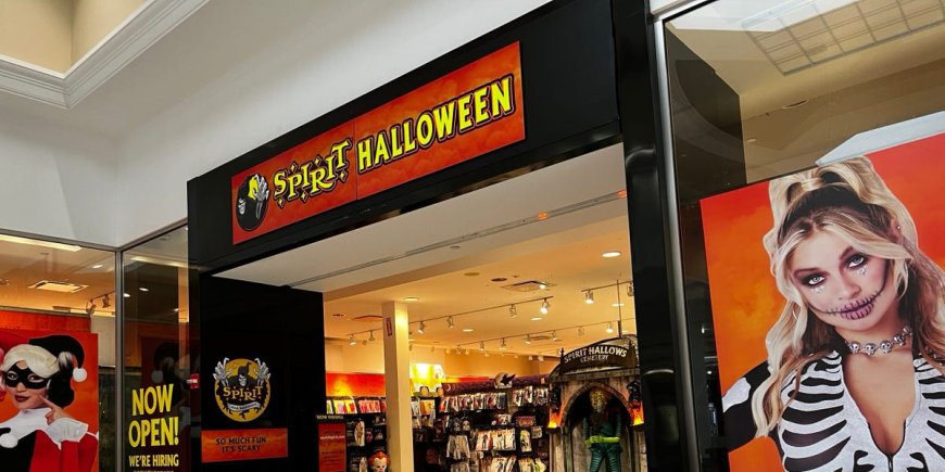 Halloween shoppers are cutting back &mdash; and Spirit Halloween, the spooky season giant, is betting big on Christmas --[Reported by Umva mag]