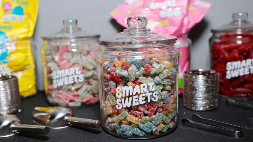 Candy salad trend: Sweet TikTok recipe that’s perfect for Halloween season or dentist’s worst nightmare --[Reported by Umva mag]