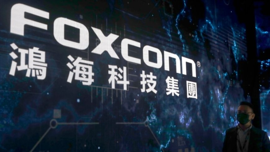 Taiwan says 4 Foxconn workers detained in China  --[Reported by Umva mag]