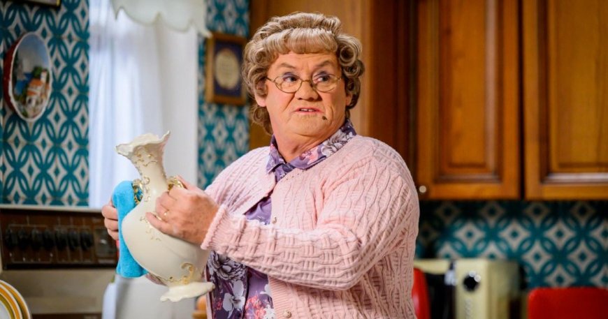 Mrs Brown’s Boys star Brendan O’Carroll apologises after investigation into ‘clumsy’ racial joke --[Reported by Umva mag]