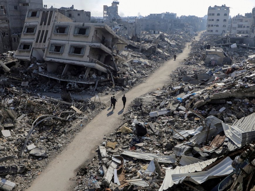 Palestinians in Gaza face asbestos danger from war rubble --[Reported by Umva mag]