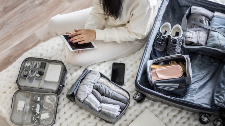 Flight attendant reveals the packable item she swears by taking on the plane as a ‘comfort’ --[Reported by Umva mag]