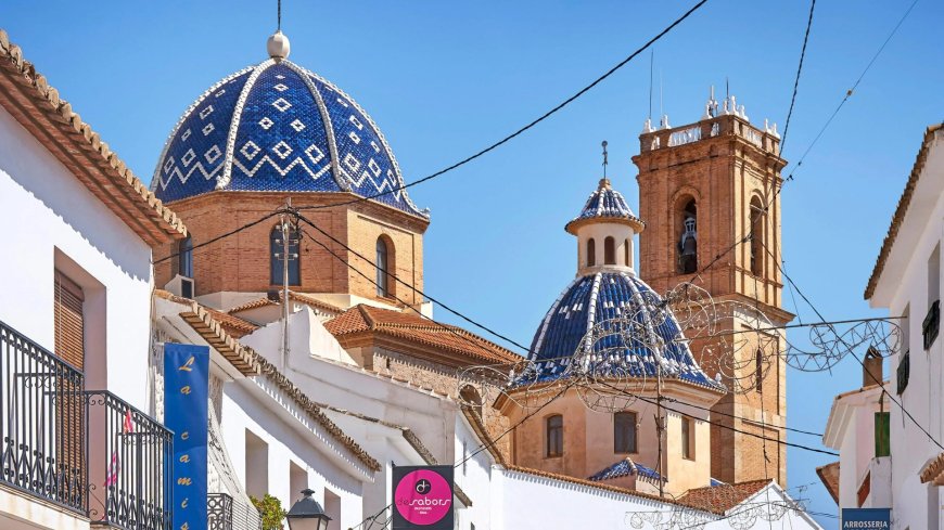 Stunning beach town just 20 minutes from Brit-favourite Benidorm is known as Spain’s ‘Santorini’ --[Reported by Umva mag]