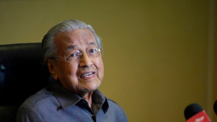 Former Malaysian PM Mahathir, 99, hospitalized with respiratory infection --[Reported by Umva mag]