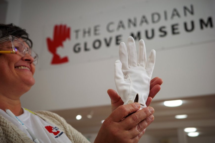 How gloves belonging to Audrey Hepburn and Marilyn Monroe wound up in Newfoundland --[Reported by Umva mag]