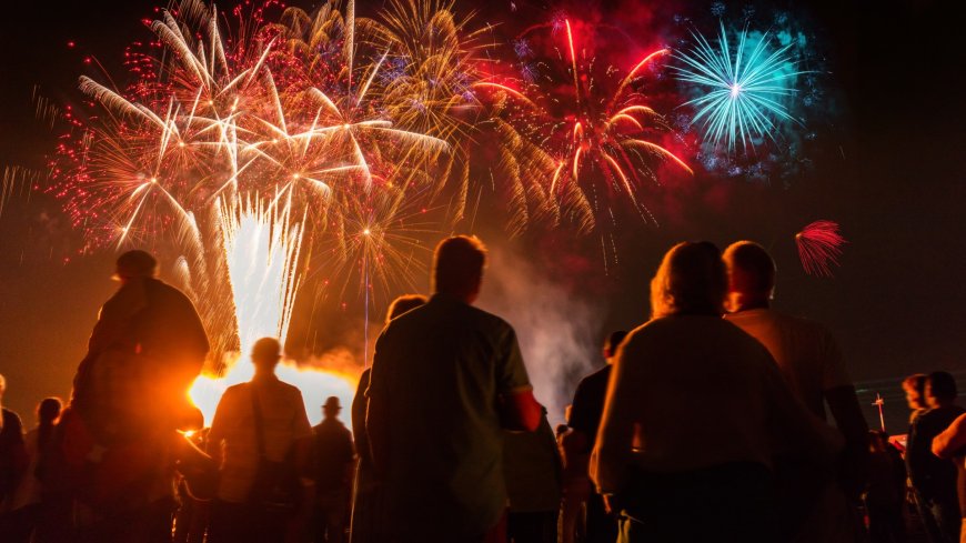 Bonfire night 2024 — The Guy Fawkes fireworks displays across England under £15 --[Reported by Umva mag]